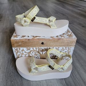 Teva Flatform Universal Sandal